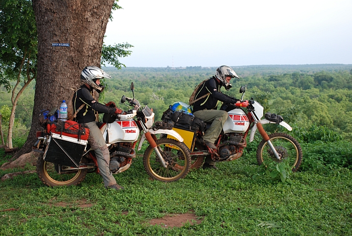 Anne und Reinier auf ihren Ténéré
