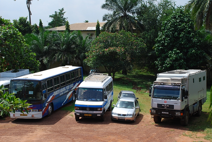 Obelix auf dem Parkplatz, resp. unserem “Camp“ vor dem Presbyterian Guesthouse