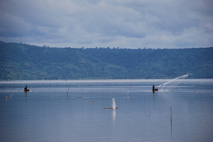 Fischer auf dem Lake Bosumtwi
