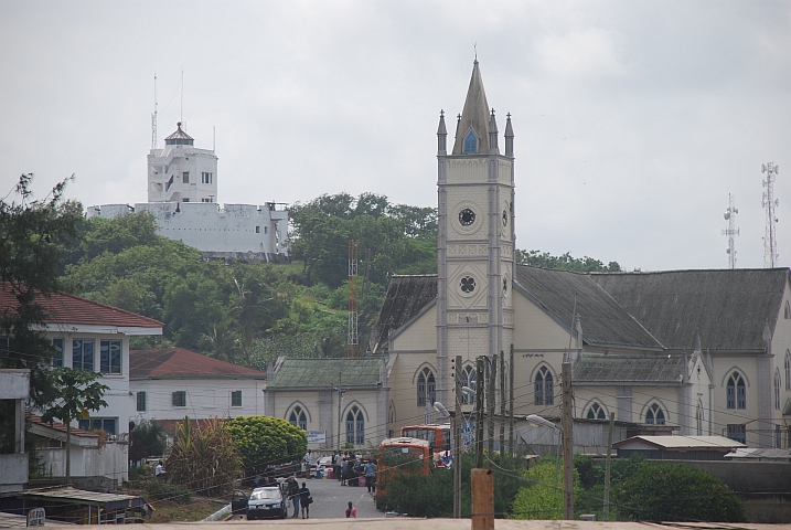 Methodistenkirche und Fort William, heute ein Leuchtturm, in Cape Coast