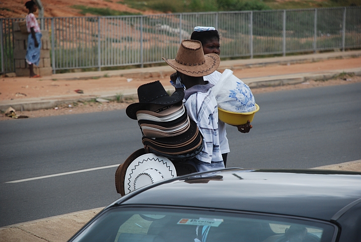 Ambulante Verkäufer auf der Accra-Umfahrungsstrasse