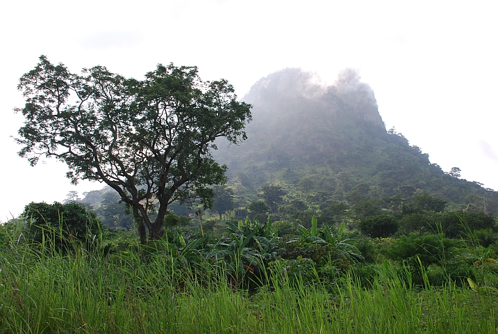 Mt. Adaklu südlich von Ho