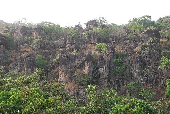 Felsformation auf dem Weg zu den Chutes de la Sala