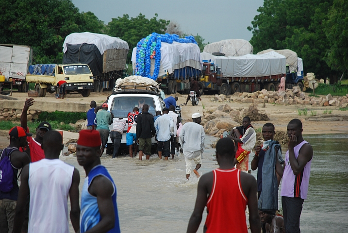 Geschäftige Furt in Banki
