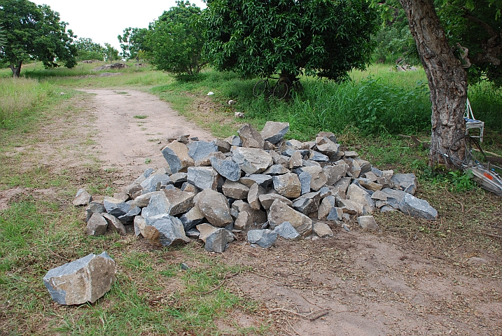 Mit diesen Steinen bauen wir uns eine Strasse