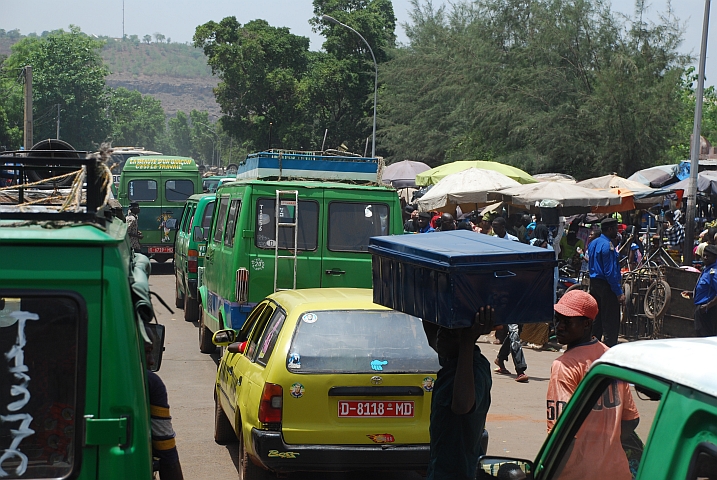 Mit Obelix unterwegs im Stadzentrum auf dem Boulevard du Peuple