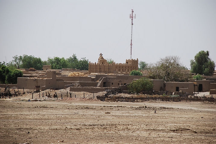 Schweizer Kirchtürme haben schliesslich auch Natelantennen...