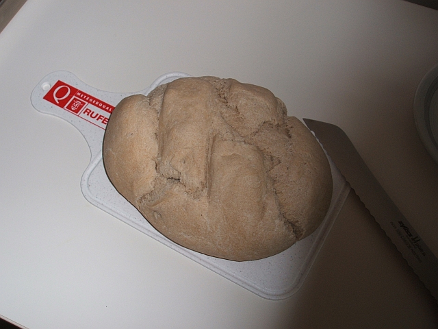 Das erste selbst gebackene Brot