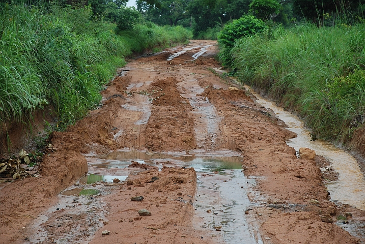 “Gute Piste“ kurz vor Ogboro im Westen Nigerias