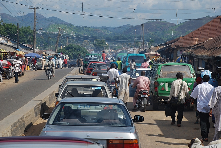 Verstopfte Strasse in Suleja