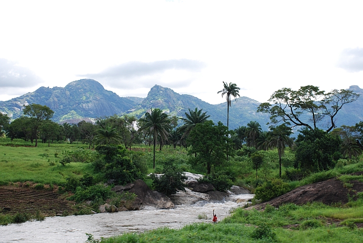 Berglandschaft nördlich von Wamba auf dem Weg nach Jos