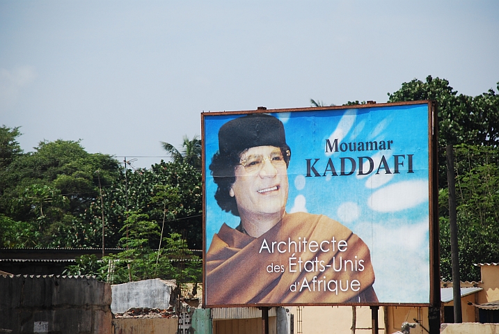 Bescheidene Werbung eines bescheidenen Mannes in eigener Sache in den Strassen von Lomé