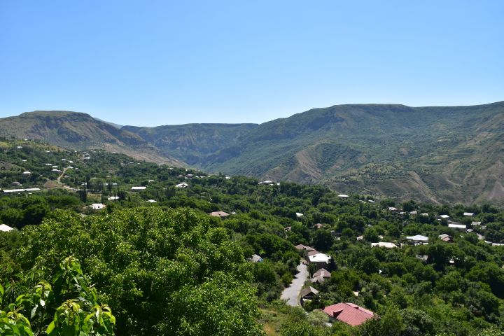 Blick über das Geghard Tal