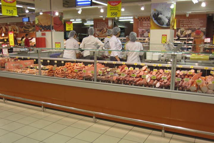 Charcuterieabteilung im Carrefour
