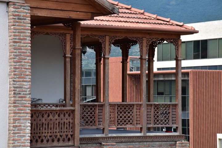 Holzbalkon in Mtskheta