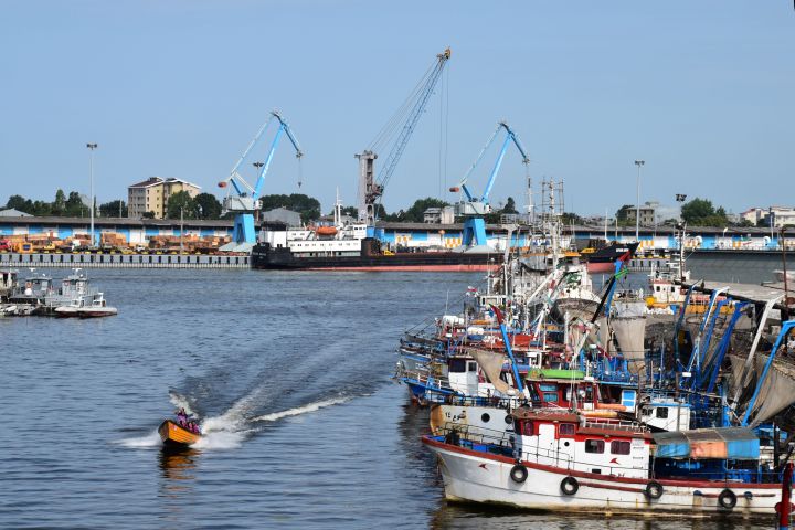 Der Hafen von Bandar Anzali