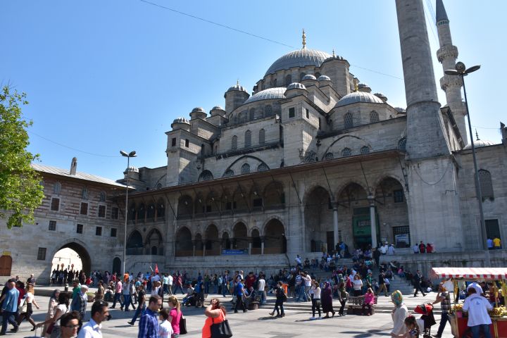 Neue Moschee. Doch, die heisst so.