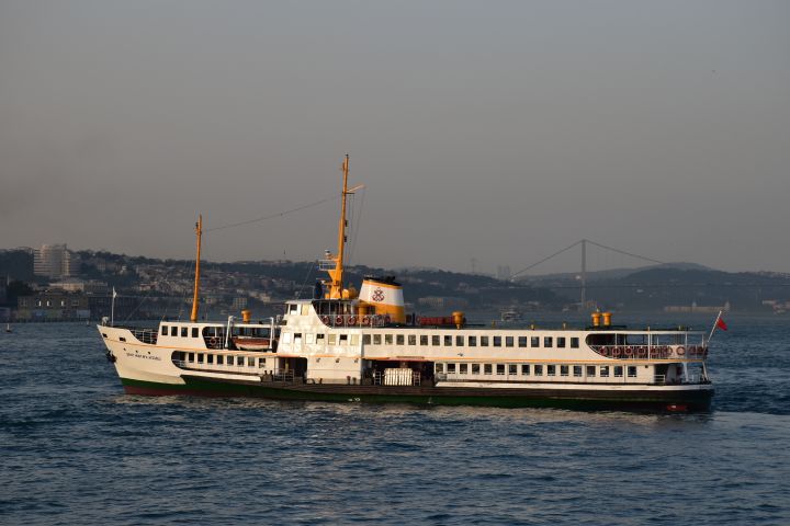 Klassischer Bosporus-Dampfer in Istanbul