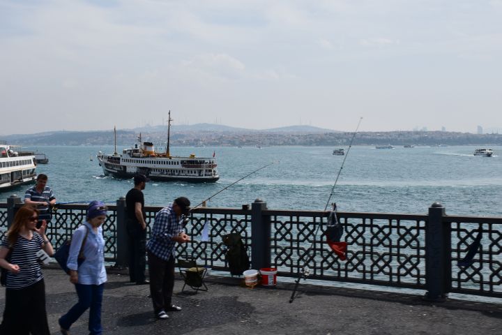 Auf der Galatabrücke