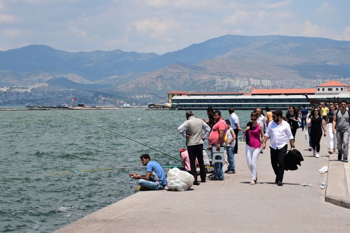 Promenade beim Konak Pier
