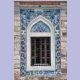 Fenster der kleinen Yali Moschee am Konak Platz in Izmir