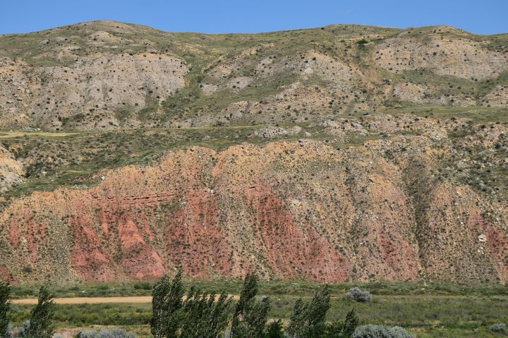 Rötliche Gesteinsformationen bei Delice östlich von Ankara