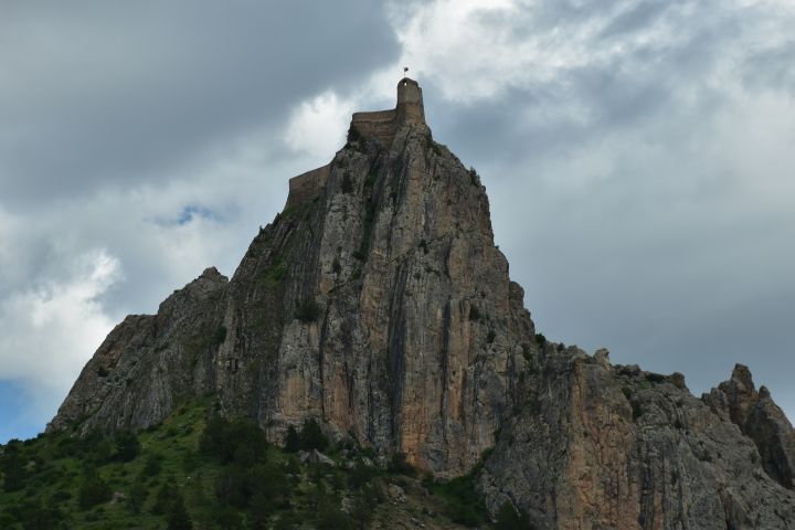 Ruine (Burg oder Kirche?) zwischen Gümüshane und Bayburt in Nordostanatolien
