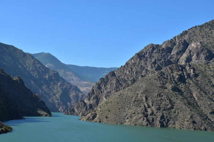 Dieser Stausee stand in keiner unserer Karten, noch nicht mal in der OSM