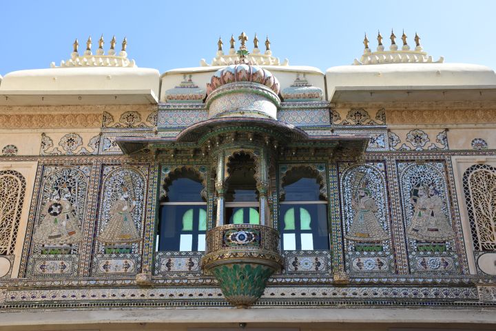 Balkon zum Mor Chowk (Pfauenhof) im Stadtpalast