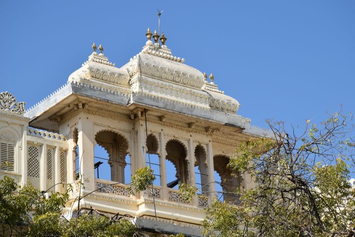 Einer der vielen Balkone im Stadtpalast