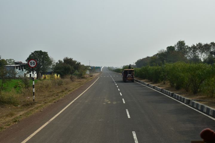 Nichts Besonderes auf diesem Bild, der Geistertraktor ist ja schliesslich indisch normal