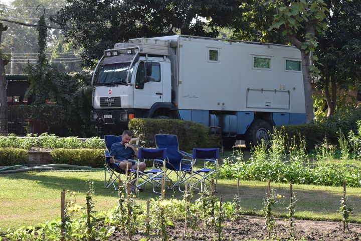 Gemütlicher Sonntag in Mrs. Bhandari’s Garten
