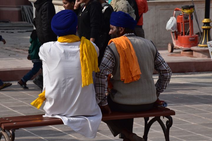 Zwei Sikhs im Zentrum von Amritsar