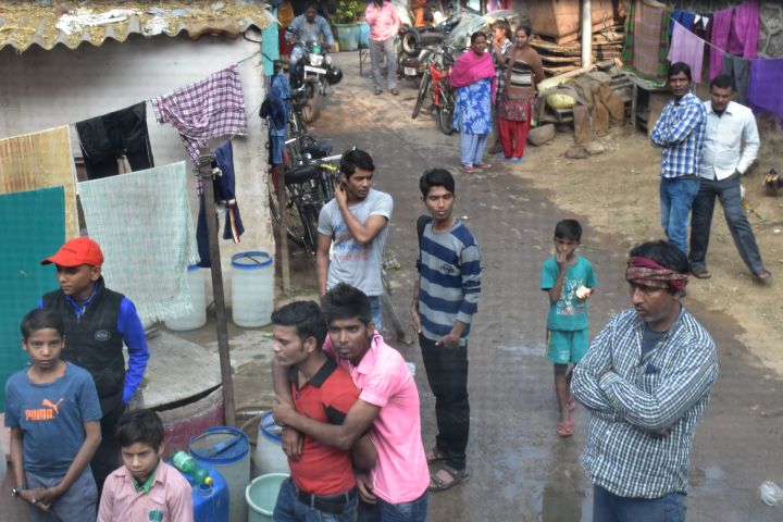 Obelix erregt im Slum Aufsehen
