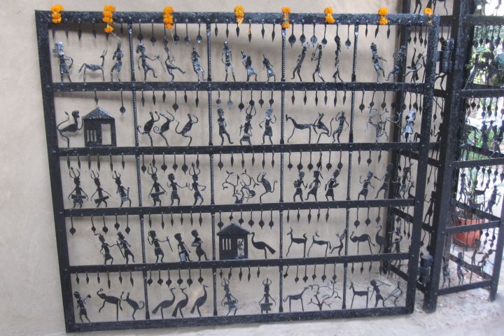 Schmuckvolles, schmiedeeisernes Tor im Handwerksmuseum