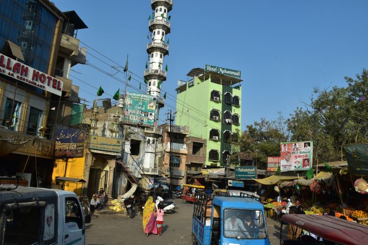 Hier geht’s irgendwie zu unserem Hotel, aber es ist keines der beiden auf dem Bild