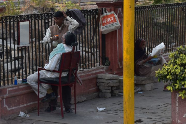 Coiffeur am Strassenrand