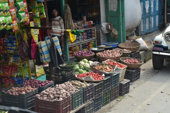 Lebensmittel-Laden in Tista Bazaar