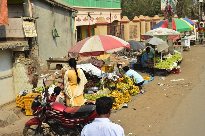 Früchteverkaufsstände in Sainthiya
