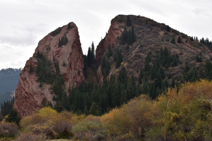 Das “Gebrochene Herz“ von Jeti Oguz ist eine Gesteinsformation