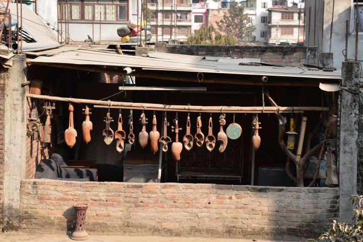 Sarinda-Manufaktur in Kathmandu