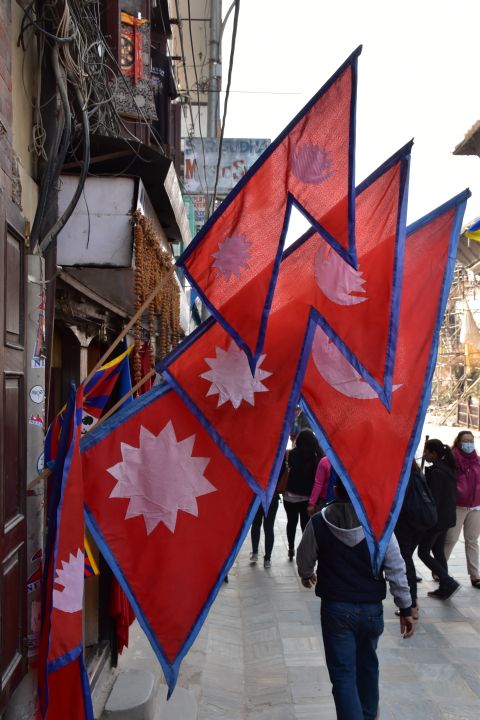 Nepal-Flaggen in einer Strasse in Kathmandu