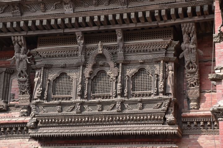 Holzfenster im Lohan Chowk des alten Königspalastes Hanuman Dhoka am Durbar Square, Kathmandu