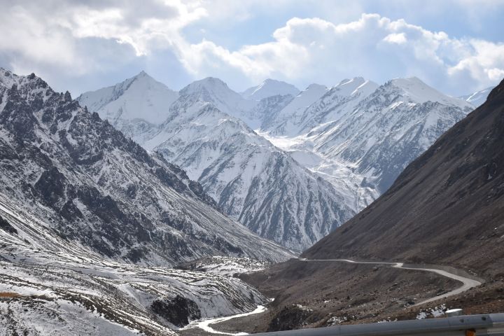 Namenloses 6’000er-Massiv im Karakorum am Khunjerab Pass ganz im Norden von Pakistan