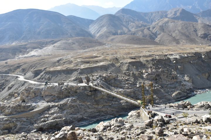 Die Hängebrücke über den Gilgit