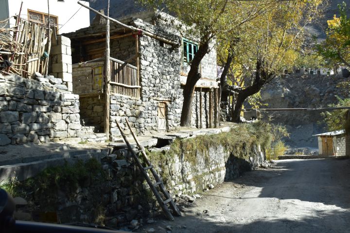 Dorf im Indus Tal auf dem Weg nach Skardu