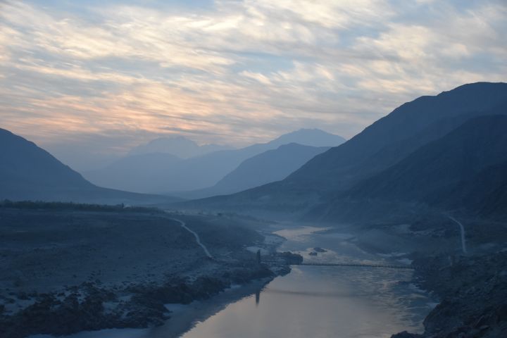 Indus Tal am frühen Morgen bei Balugush