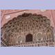 Muqarna des Eingangstores zur Badshahi Moschee neben dem Fort