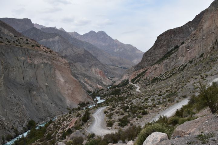Im Tal des Iskander Darya auf dem Weg zum Iskanderkul