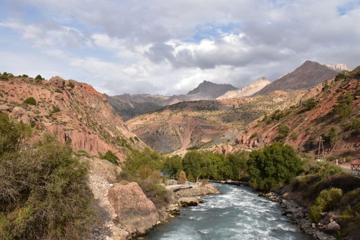 Der Iskander Darya kurz nach dem Ausfluss aus dem Iskanderkul